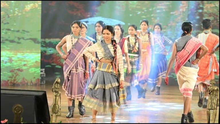 sukma-maoist-rehabilitation-girls-ramp-walk-raipur-fashion-show