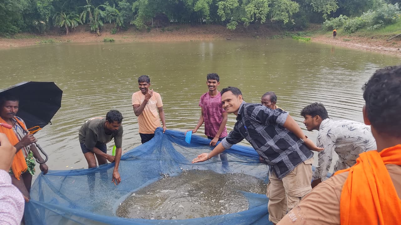 bastar-farmer-fish-seed-production-income-success-story