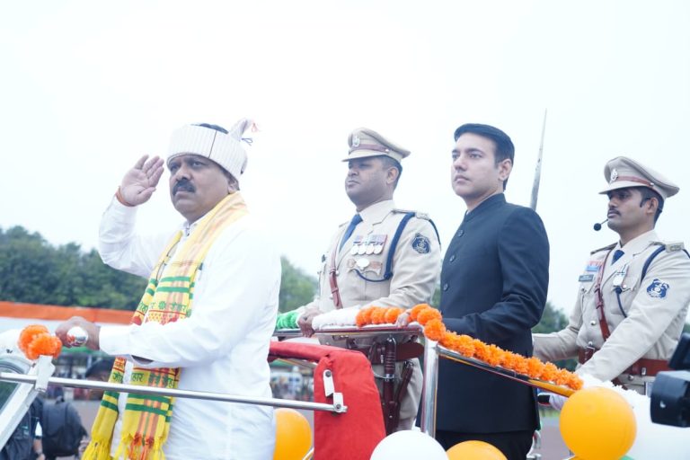 bastar-independence-day-parade-crpf-241-women-battalion