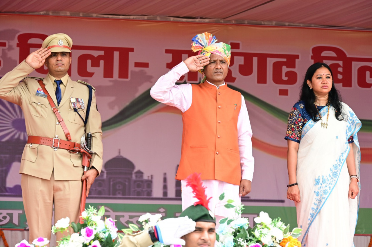 sarangarh-independence-day-radheshyam-rathia-flag-hoisting