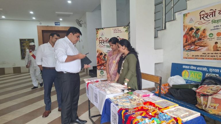 korba-women-self-help-group-local-rakhi-making