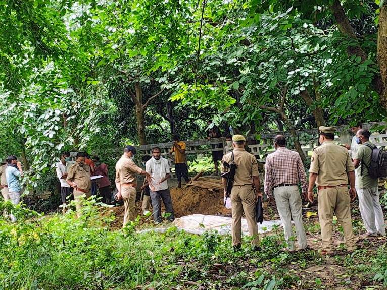 surajpur-jungle-grave-dead-body-murder-suspicion