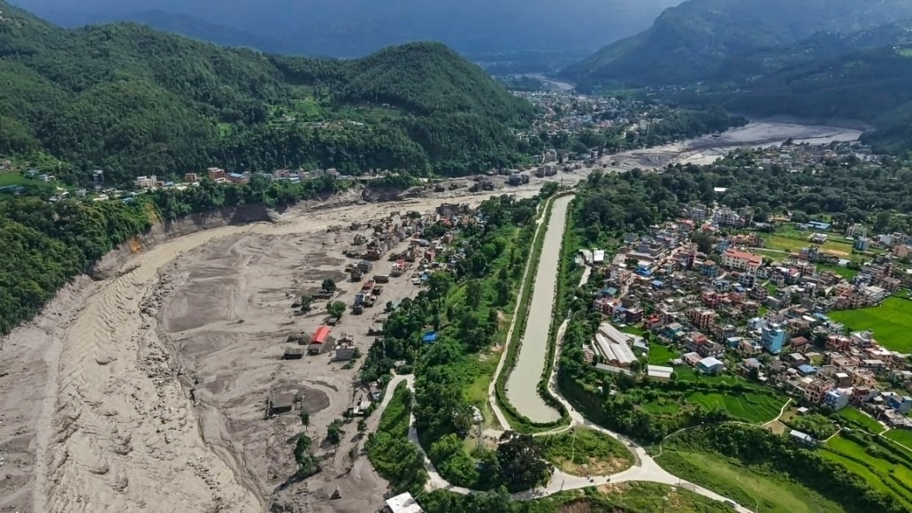 raipur-five-friends-survive-nepal-flood-chai-break-saved-life