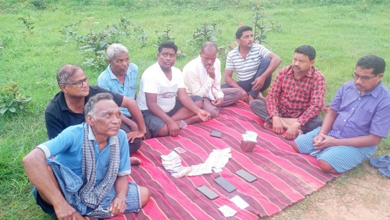 raigarh-bhalupakhna-jungle-gambling-raid-8-arrested