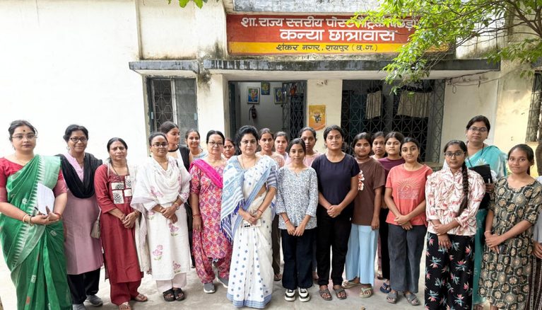 today-raipur-news-women-commission-girls-hostel-inspection