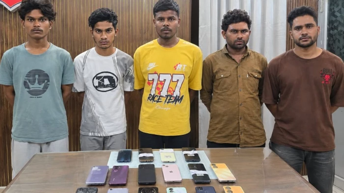 today-raipur-news-mobile-loot-theft-network-odisha-kota