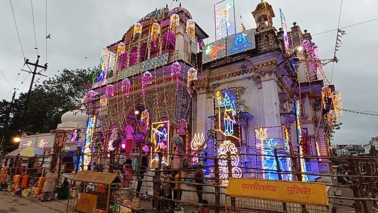 raigarh-janmashtami-meena-bazar-matki-phod