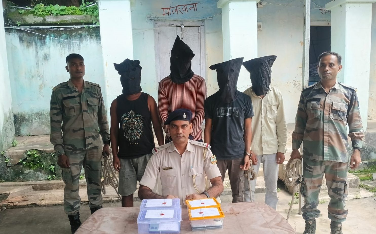 deoghar-cyber-crime-fake-customer-care-fraud-arrest