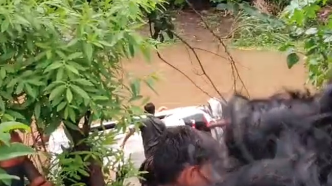 today-madhya-pradesh-news-nalkheda-baglamukhi-temple-car-accident