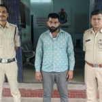 gharghoda-police-tarikh-anwar-monu-khan-arrest