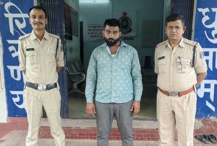gharghoda-police-tarikh-anwar-monu-khan-arrest
