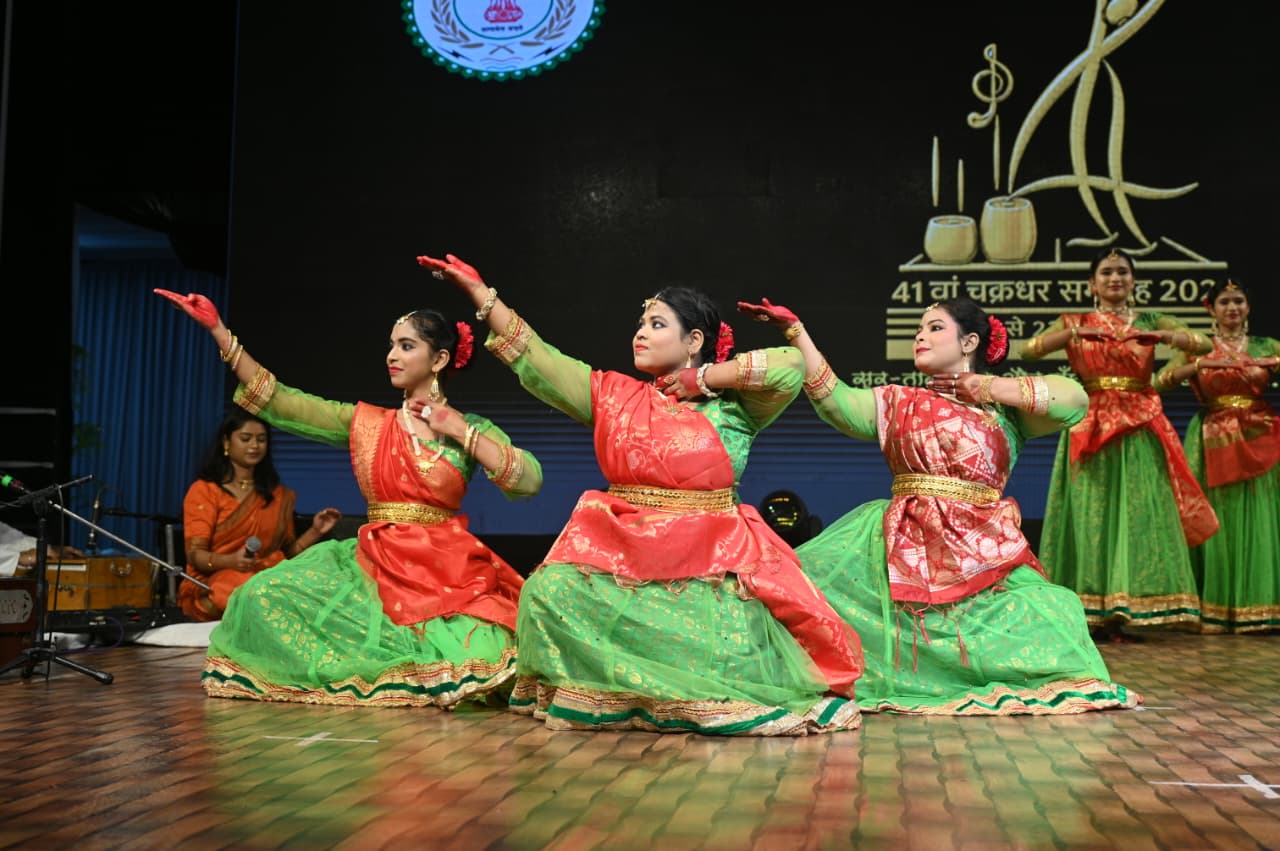 today-raigarh-news-chakradhar-samaroh-live-kathak-rhythm-cultural-center-2026