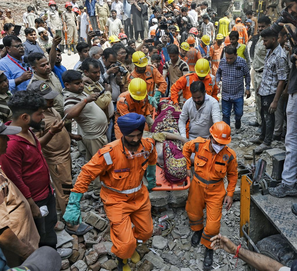 सत्या निकेतन इमारत हादसा
