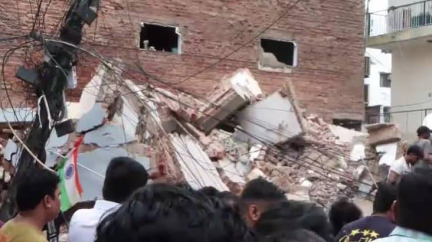 दिल्ली सत्य निकेतन इमारत हादसा