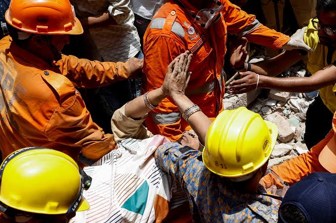 delhi-satya-niketan-building-collapse-3-students-dead