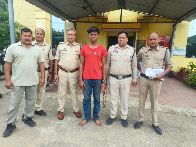 korba-bike-chori-pulsar-rs200-activa-arrest